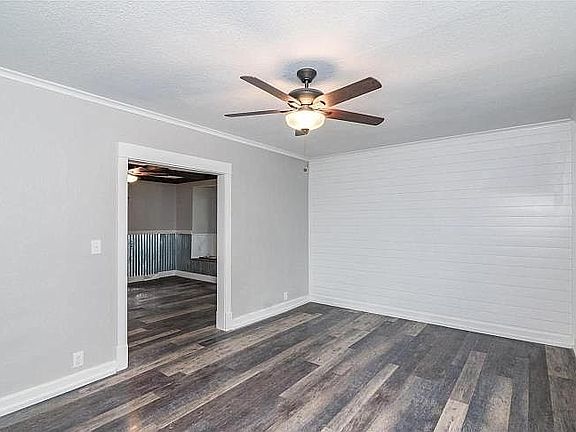 5th image of 664 E Lorena Ave