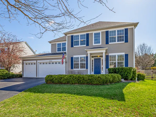 2360 Savanna Dr, Wauconda, IL 60084