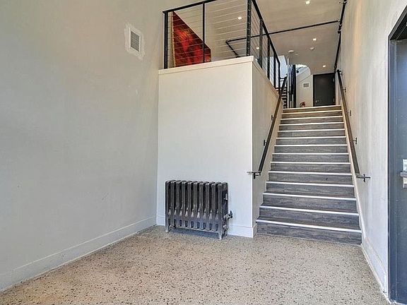 4th image of 1329 College Ave #220
