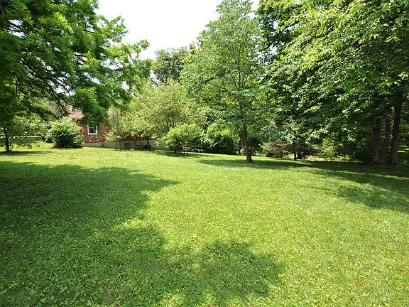 3rd image of 103 Yealey Dr