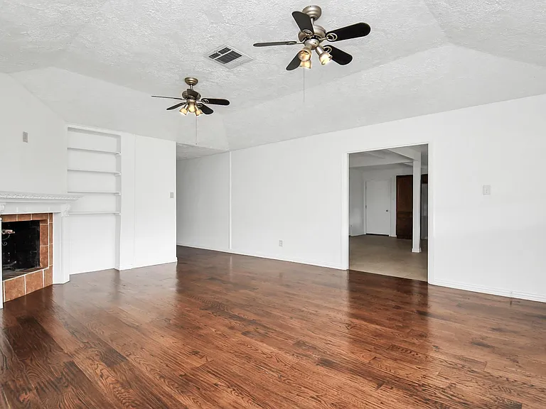 10131 Kent Towne Ln — Photo 29