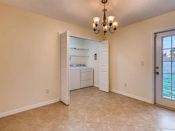 3rd image of 4427 Lawn Ave