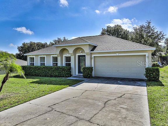 3rd image of 1119 Chateau Cir