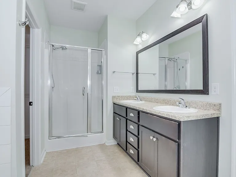 901 Avalon Ct — Photo 21