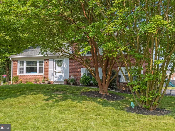 105 Canterbury Dr, Wallingford, PA 19086