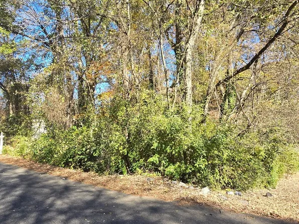 420 Killian Ave, Mount Holly, NC 28120