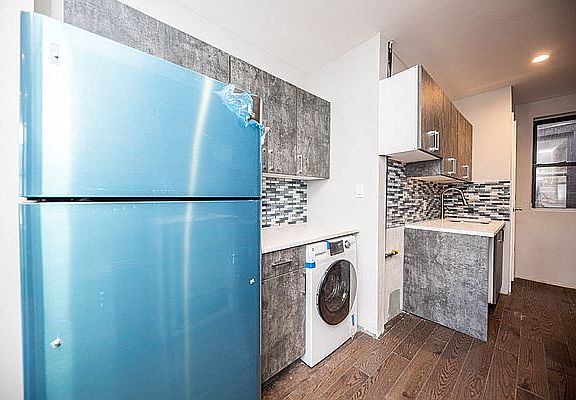 2nd image of 310 E 89th St #11N