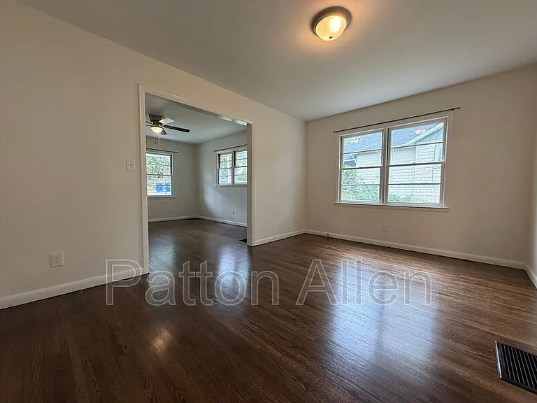 184 Pennsylvania Ave — Photo 6