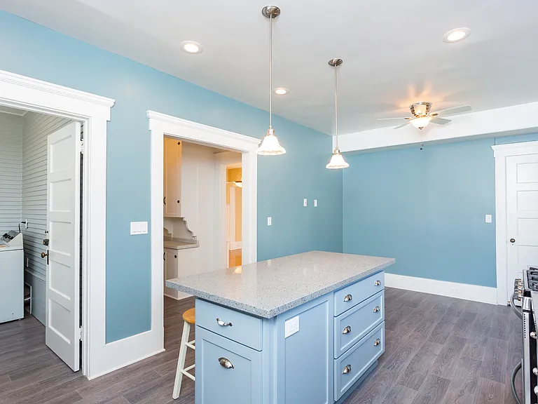 3425 Albatross St — Photo 6