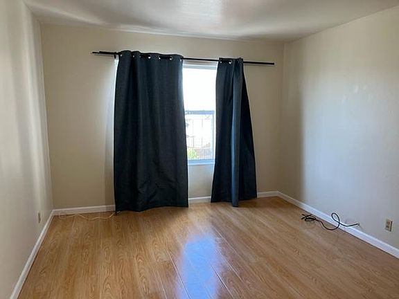 3rd image of 3922 Irving St APT 1