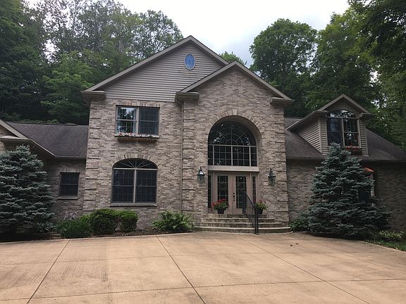 3rd image of 1435 Township Road 843