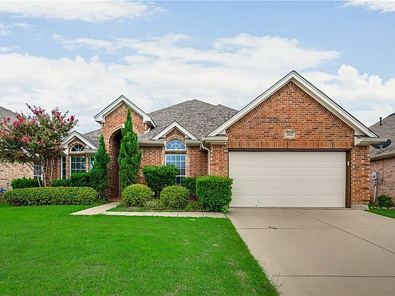 2nd image of 2032 El Camino Dr