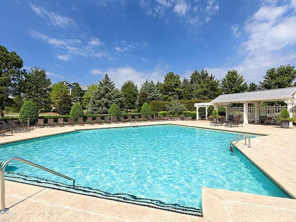 Two Resort-Style Pools and Sundeck with Wi-Fi
