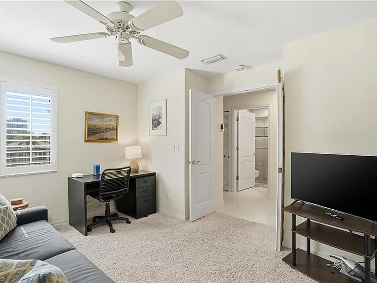 7048 Pelican Bay Blvd #C-302 — Photo 30