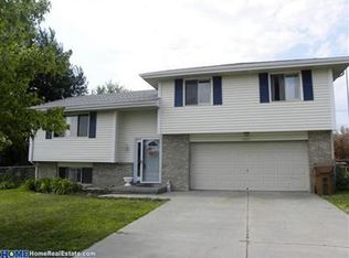 1725 Independence Cir, Lincoln, NE 68521