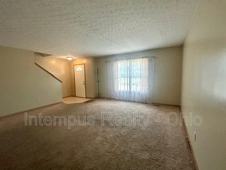 173 Niatross Pl — Photo 4