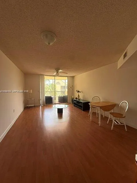 Las Vistas At Doral Condo — Photo 4