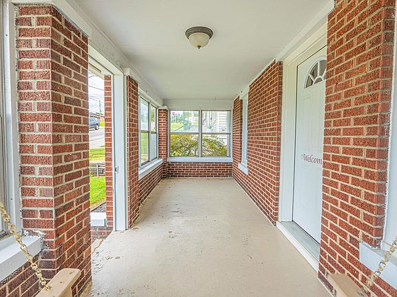 5th image of 1528 Leopold St