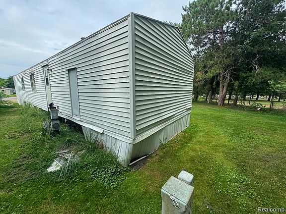 3rd image of 926 Hill St Lot 18