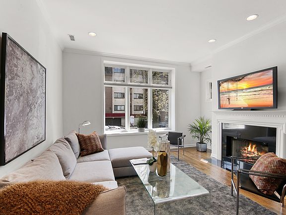 4th image of 540 W Oakdale Ave APT 1W