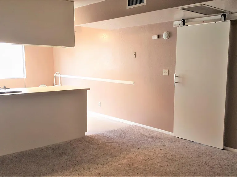 539 E Ridgecrest Blvd #H — Photo 2