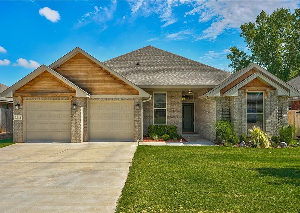 1st image of 2213 Alameda Park Dr