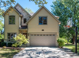 415 S Maple St, Itasca, IL 60143