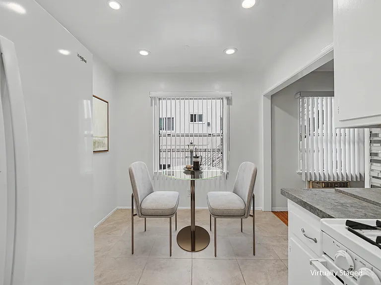 1037 N Curson Ave #2 — Photo 16