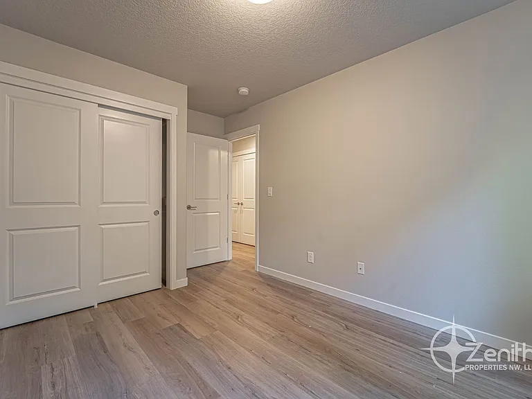 4912 NE 2nd Ct — Photo 10