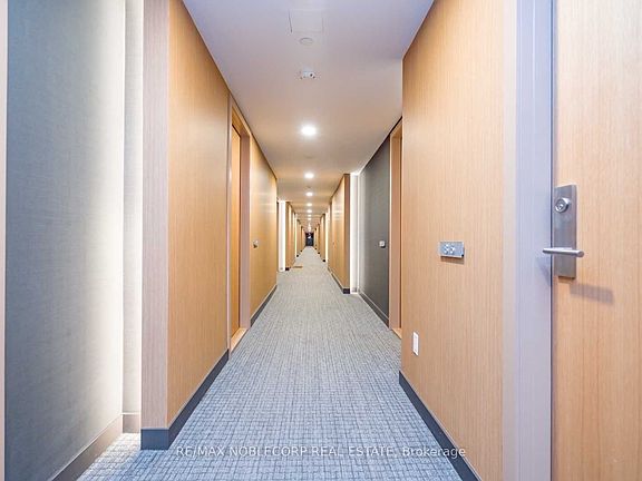 4th image of 629 King St W #818