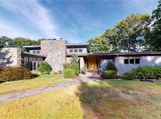 100 Oakridge Rd, Bristol, CT 06010