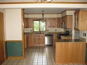 4th image of 468 Martha Dr