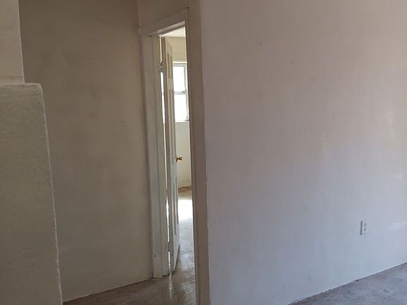 4th image of 1849 20th St