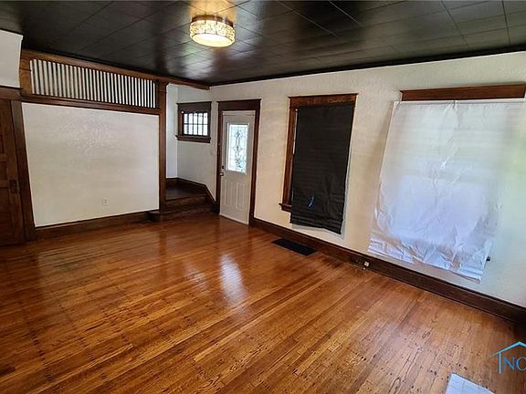 3rd image of 332 Avalon Pl