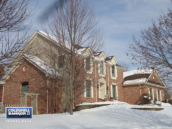 2nd image of 905 Edgewood Dr