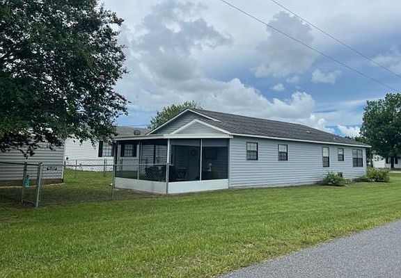 3rd image of 109 SE Jenese Way