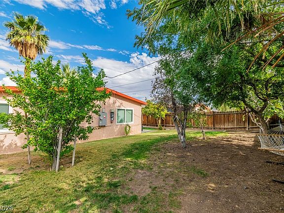 3rd image of 111 Maple St