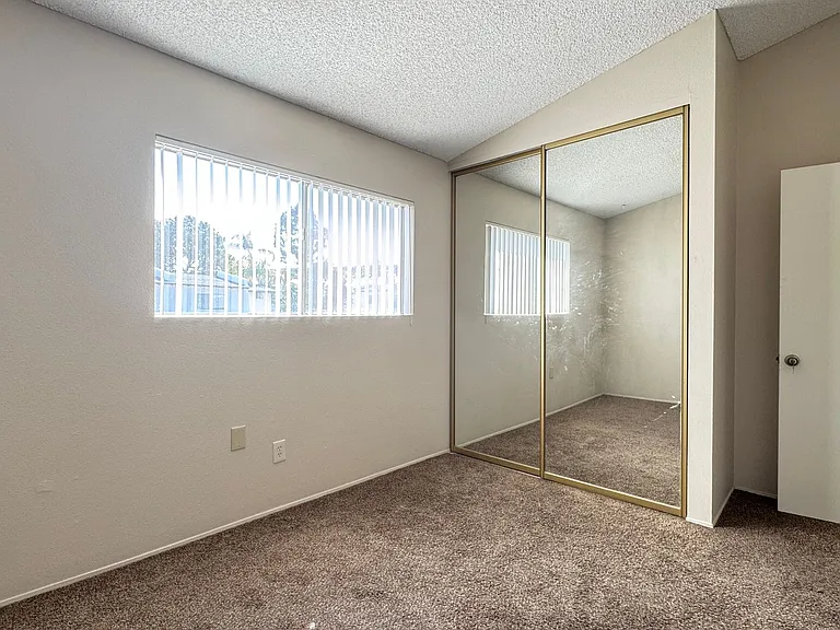 9847 Genesee Ave — Photo 31