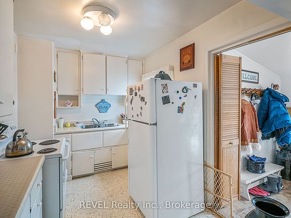 5th image of 18 Valley Rd