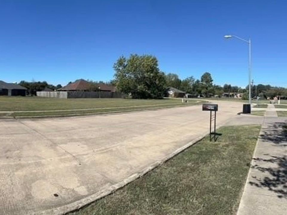 2nd image of 904 Enlow Cir