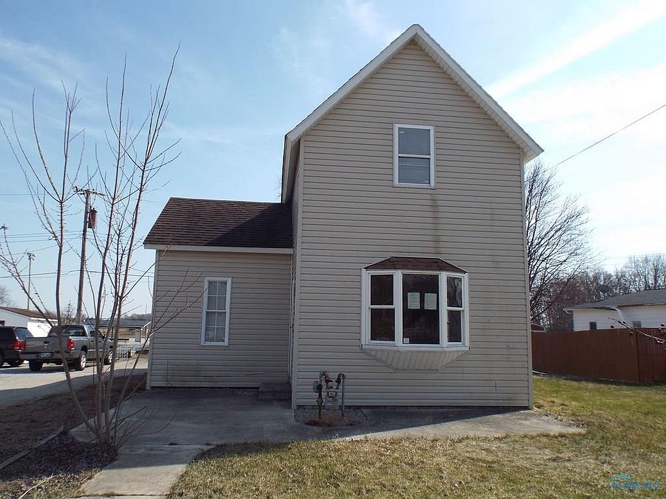 1st image of 121 E South St