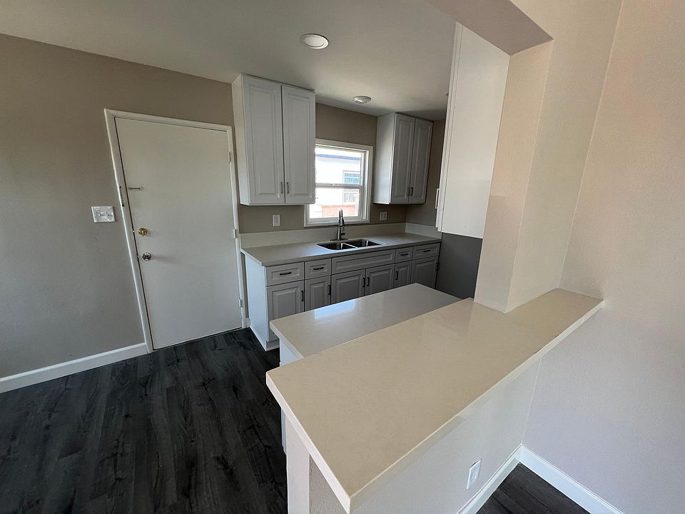 1st image of 9642 San Carlos Ave