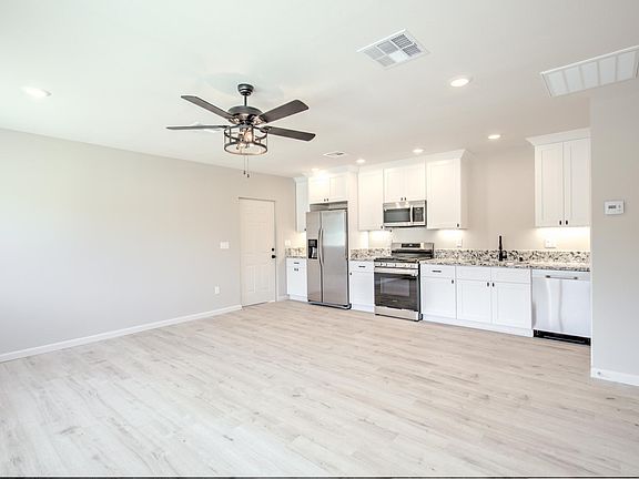 3rd image of 11842 Beverly Ct #2