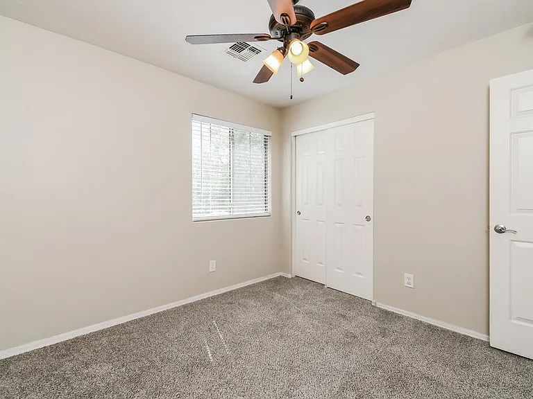 1726 E Bradstock Way — Photo 13