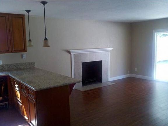 2nd image of 190 Briarcliff Dr