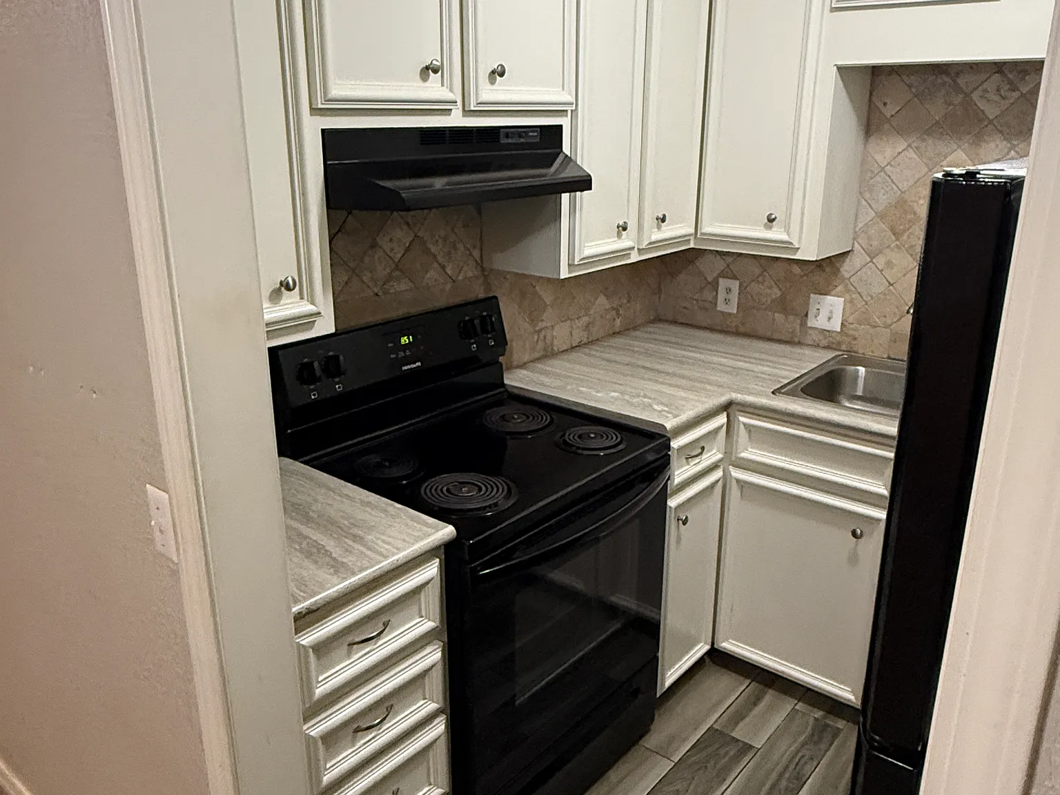 819 Hardy Springs Cir — Photo 3