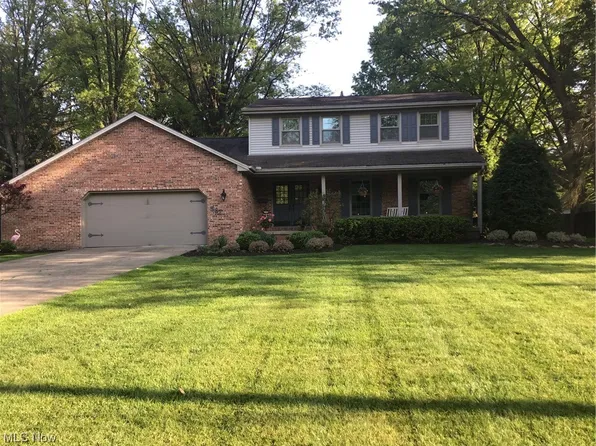 567 Murray Hill Dr, Youngstown, OH 44505