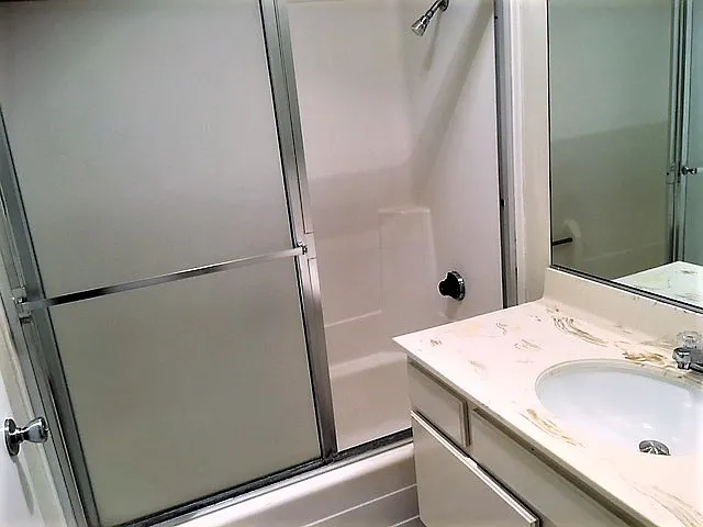 1912 Heywood St #F — Photo 7