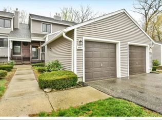 1005 Mill Pond Dr, South Windsor, CT 06074