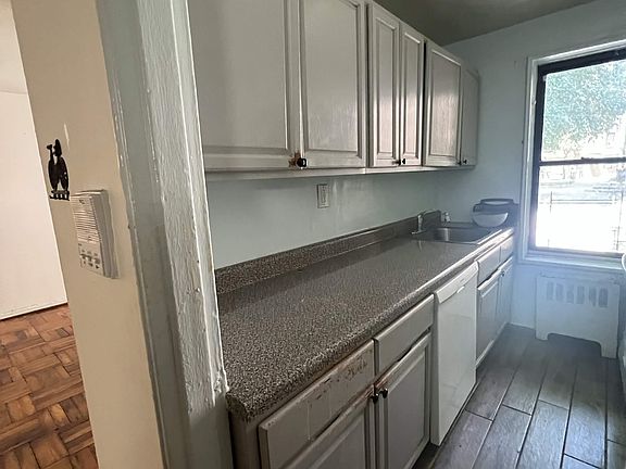 5th image of 8346 118th St APT 4G